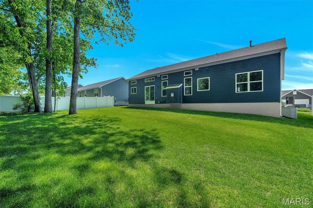 584 Lakewood Drive, Moscow Mills, MO 63362