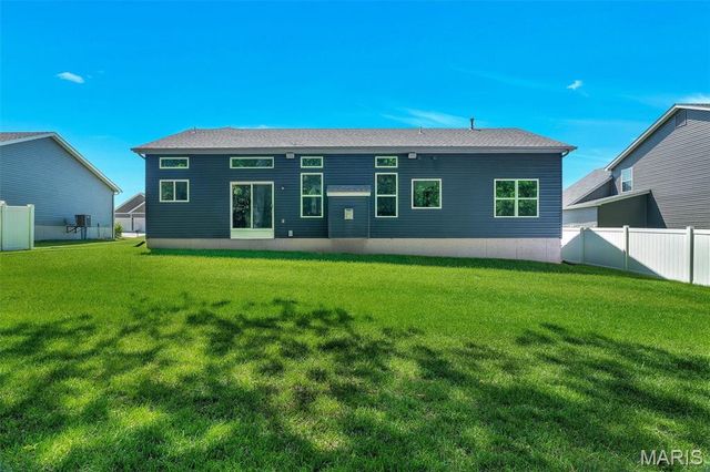 584 Lakewood Drive, Moscow Mills, MO 63362