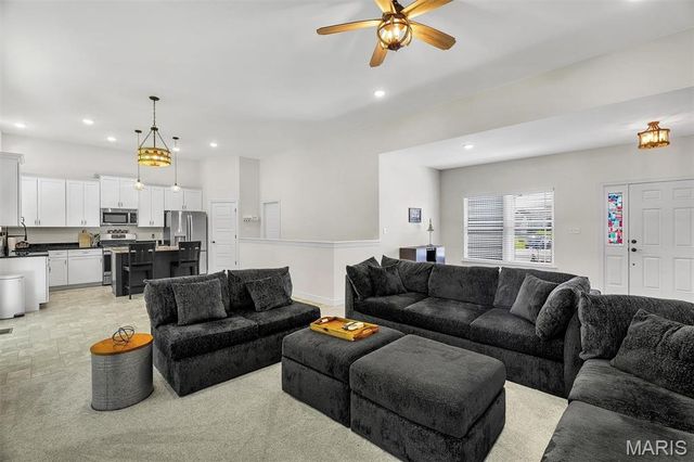 584 Lakewood Drive, Moscow Mills, MO 63362