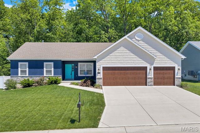 584 Lakewood Drive, Moscow Mills, MO 63362