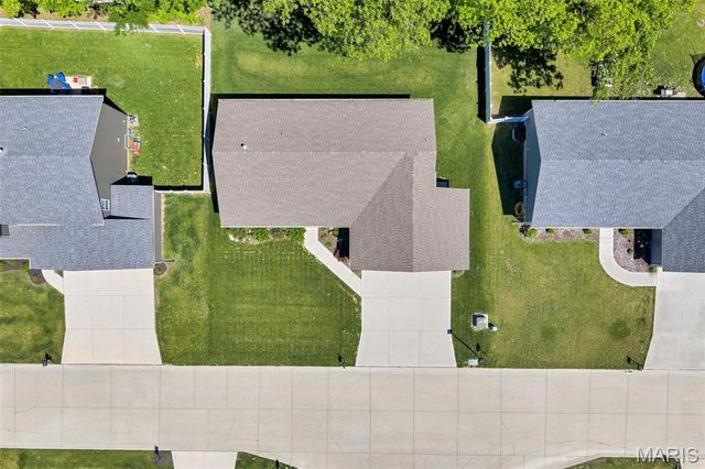 584 Lakewood Drive, Moscow Mills, MO 63362