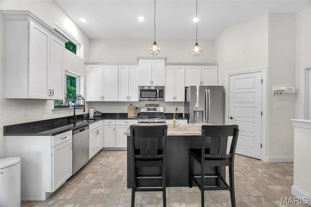 584 Lakewood Drive, Moscow Mills, MO 63362
