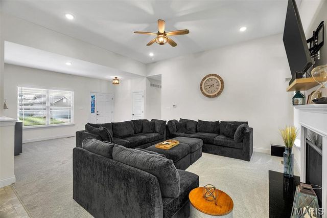 584 Lakewood Drive, Moscow Mills, MO 63362