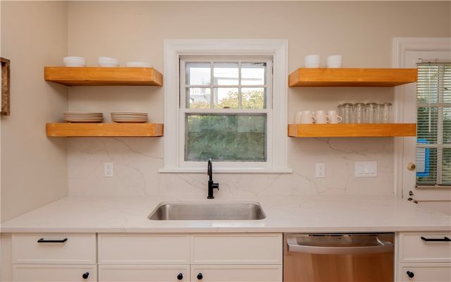 45 Ayrault Street 5, Newport, RI 02840