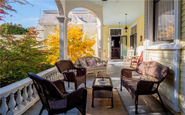 45 Ayrault Street 5, Newport, RI 02840