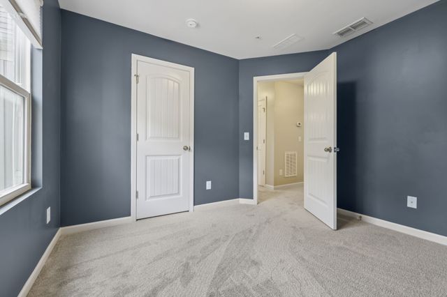 1001 Livingstone Ln, Mount Juliet, TN 37122