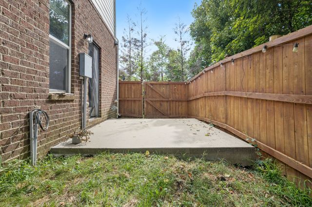 1001 Livingstone Ln, Mount Juliet, TN 37122