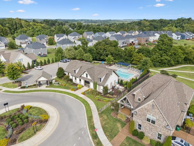 1001 Livingstone Ln, Mount Juliet, TN 37122