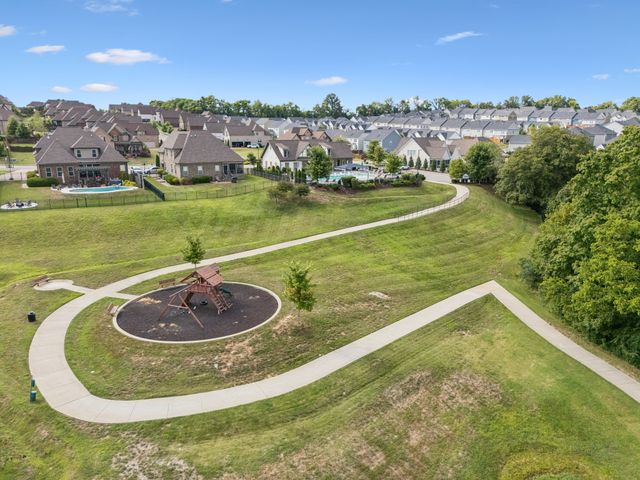 1001 Livingstone Ln, Mount Juliet, TN 37122