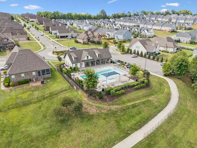 1001 Livingstone Ln, Mount Juliet, TN 37122
