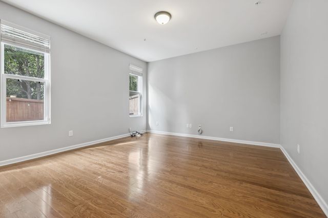 1001 Livingstone Ln, Mount Juliet, TN 37122