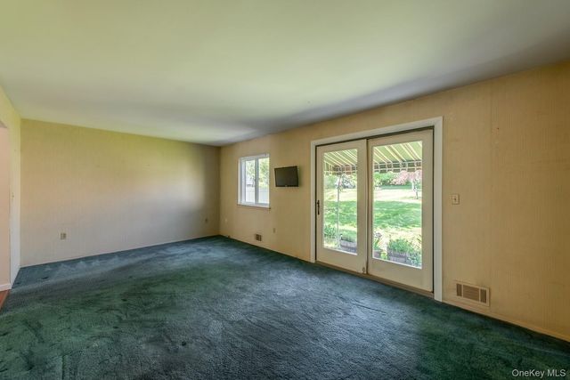 8 Knightsbridge C, Poughkeepsie, NY 12603