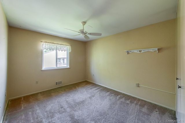8 Knightsbridge C, Poughkeepsie, NY 12603