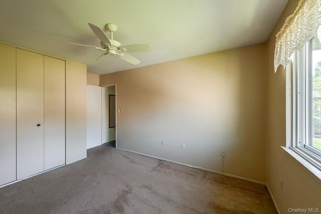 8 Knightsbridge C, Poughkeepsie, NY 12603