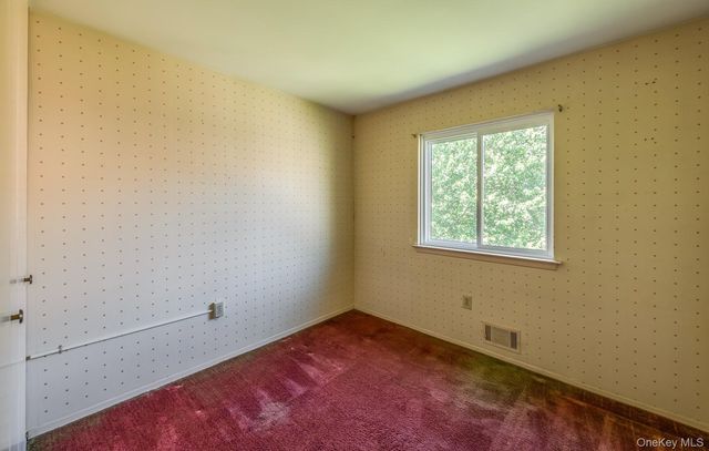 8 Knightsbridge C, Poughkeepsie, NY 12603