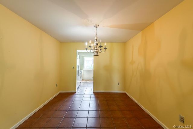 8 Knightsbridge C, Poughkeepsie, NY 12603