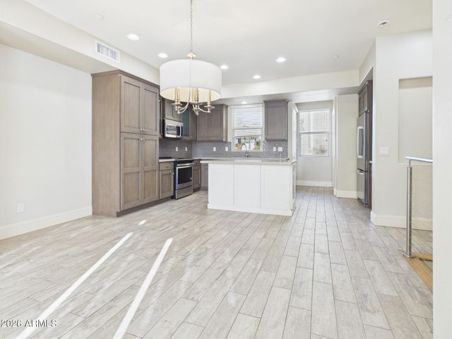 4816 N WOODMERE FAIRWAY -- 1005, Scottsdale, AZ 85251