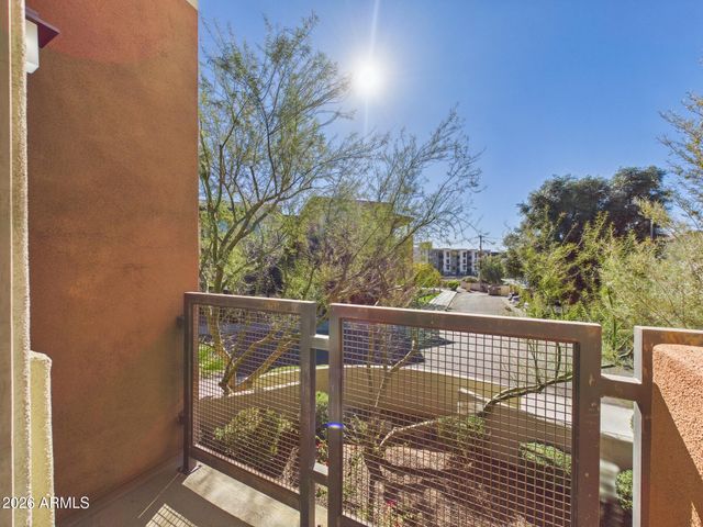 4816 N WOODMERE FAIRWAY -- 1005, Scottsdale, AZ 85251