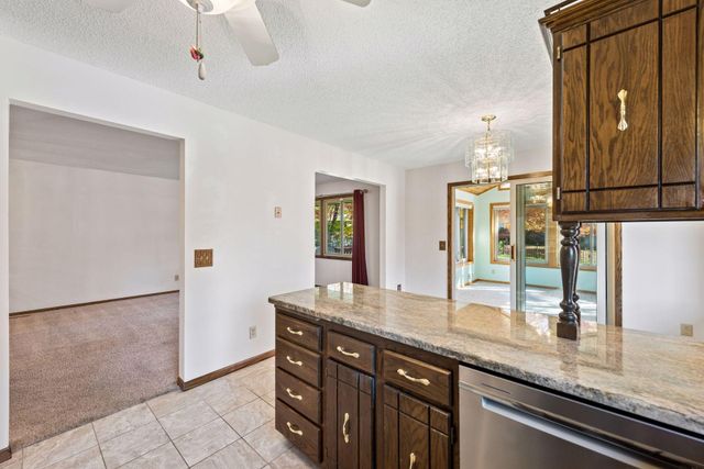 7102 Annapolis Lane N, Maple Grove, MN 55311