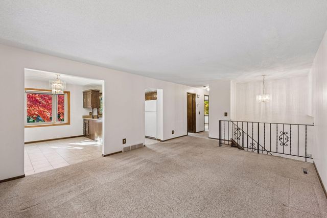 7102 Annapolis Lane N, Maple Grove, MN 55311
