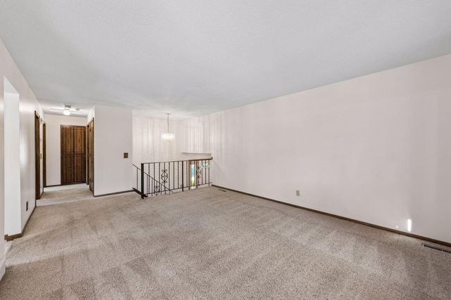 7102 Annapolis Lane N, Maple Grove, MN 55311