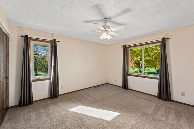 7102 Annapolis Lane N, Maple Grove, MN 55311