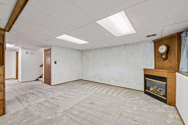 7102 Annapolis Lane N, Maple Grove, MN 55311