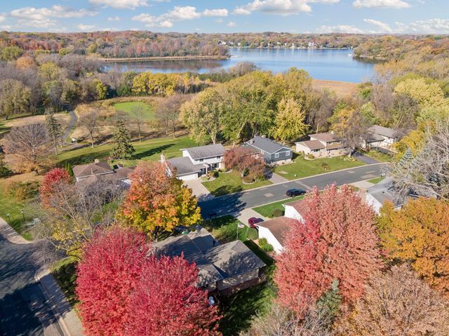 7102 Annapolis Lane N, Maple Grove, MN 55311