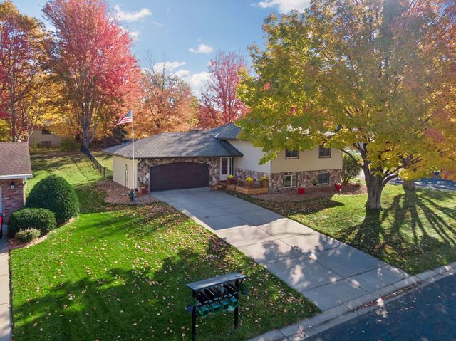 7102 Annapolis Lane N, Maple Grove, MN 55311
