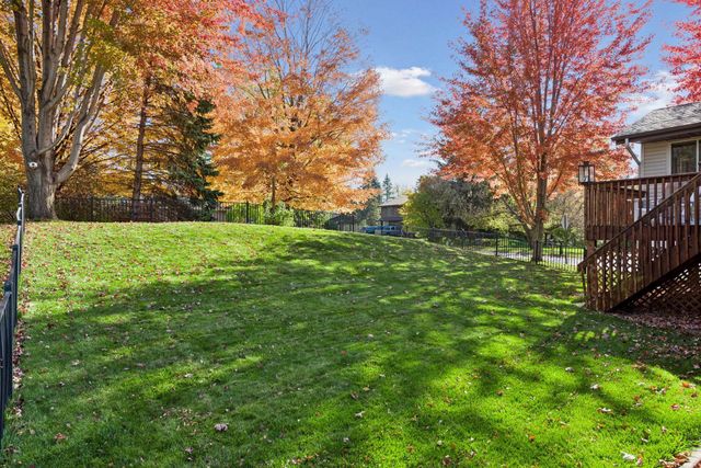 7102 Annapolis Lane N, Maple Grove, MN 55311