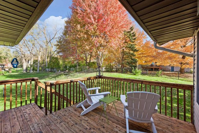 7102 Annapolis Lane N, Maple Grove, MN 55311