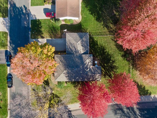 7102 Annapolis Lane N, Maple Grove, MN 55311