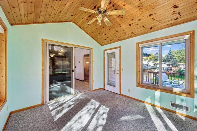 7102 Annapolis Lane N, Maple Grove, MN 55311