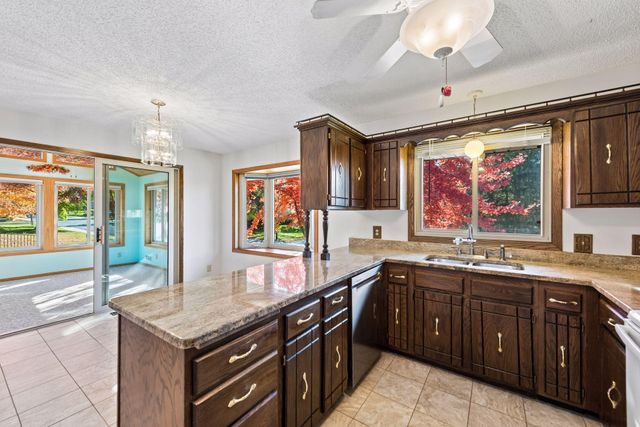 7102 Annapolis Lane N, Maple Grove, MN 55311