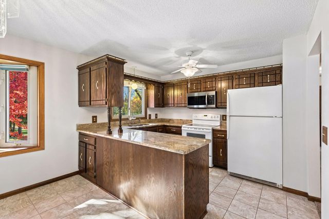 7102 Annapolis Lane N, Maple Grove, MN 55311