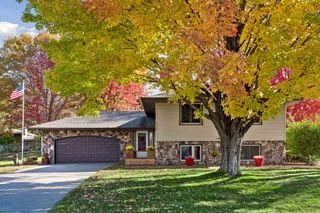 7102 Annapolis Lane N, Maple Grove, MN 55311
