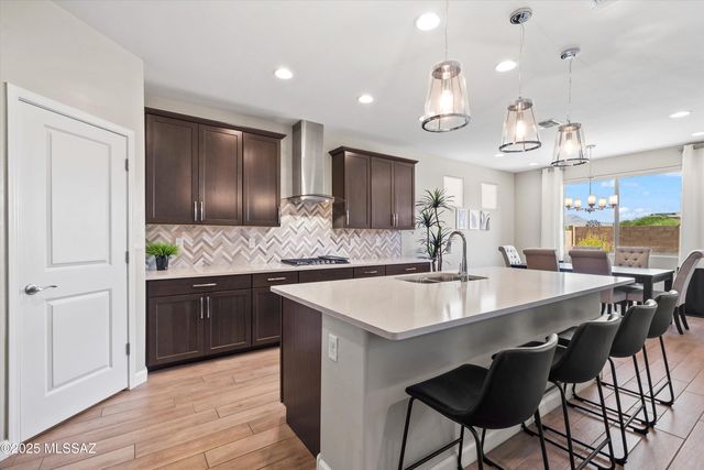 2300 W Alamo Spring Loop, Oro Valley, AZ 85742