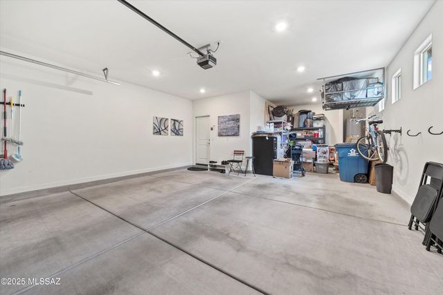 2300 W Alamo Spring Loop, Oro Valley, AZ 85742