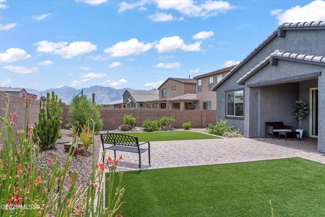 2300 W Alamo Spring Loop, Oro Valley, AZ 85742