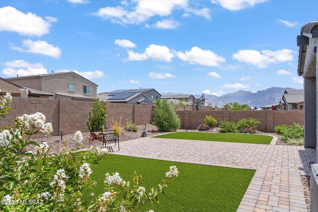 2300 W Alamo Spring Loop, Oro Valley, AZ 85742