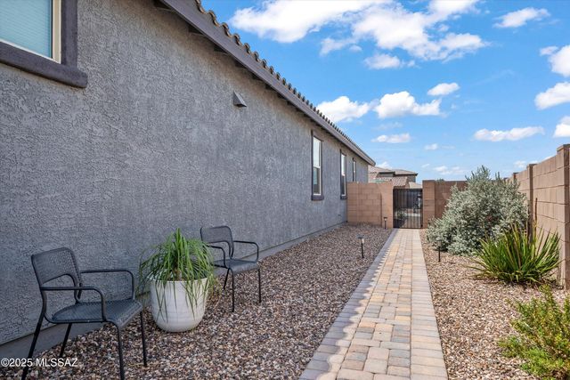 2300 W Alamo Spring Loop, Oro Valley, AZ 85742