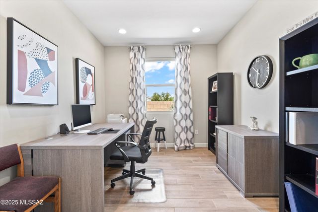 2300 W Alamo Spring Loop, Oro Valley, AZ 85742