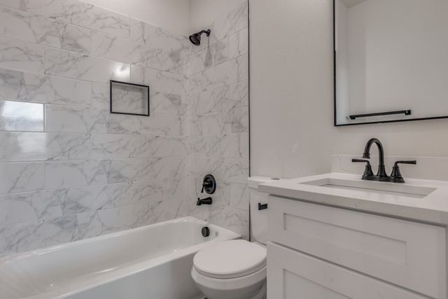 2427 Merlin Street, Dallas, TX 75215