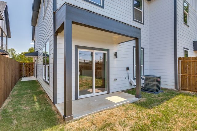 2427 Merlin Street, Dallas, TX 75215