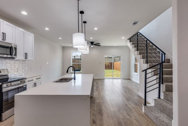 2427 Merlin Street, Dallas, TX 75215