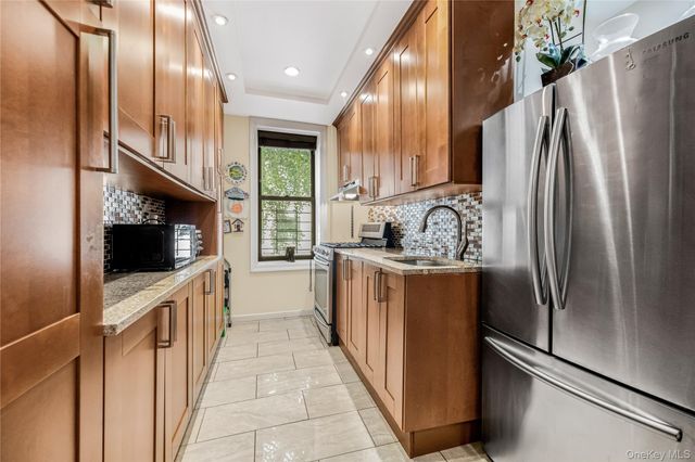 758 Brady Avenue 112, Bronx, NY 10462
