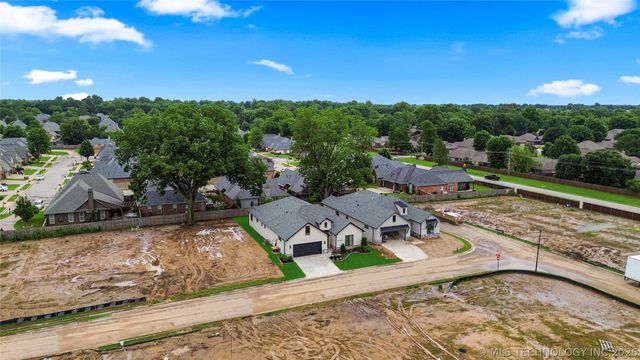 9613 E 119th Court S, Bixby, OK 74008