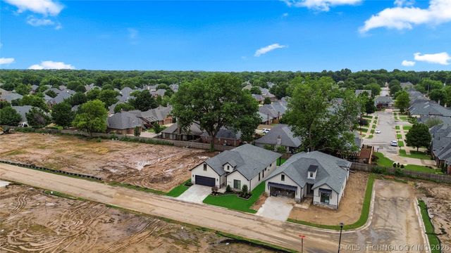 9613 E 119th Court S, Bixby, OK 74008