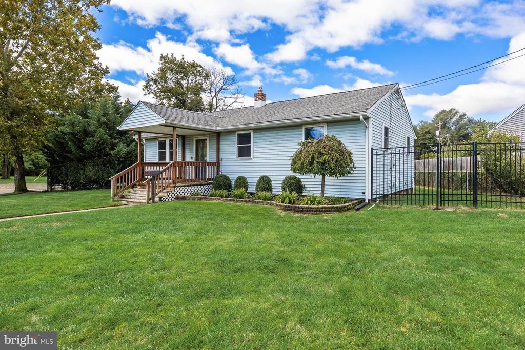 429 HUBBS DR, PALMYRA, NJ 08065 — photo 2