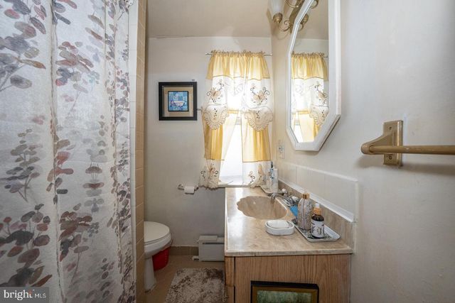 7278 BRADFORD RD, Upper Darby, PA 19082